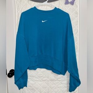 Nike women sweatshirt. Size small. Cropped